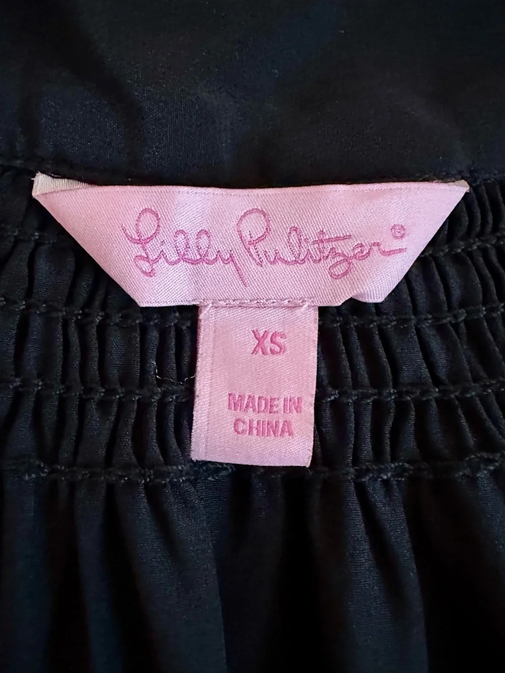 Lilly Pulitzer Elsa Top Notch Neck 100% Silk Smocked Black Women’s XS Luxury